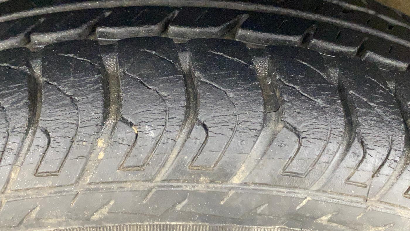 2018 Maruti Wagon R 1.0 VXI, Petrol, Manual, 14,219 km, Left Front Tyre Tread