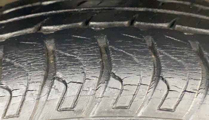 2018 Maruti Wagon R 1.0 VXI, Petrol, Manual, 14,219 km, Right Front Tyre Tread