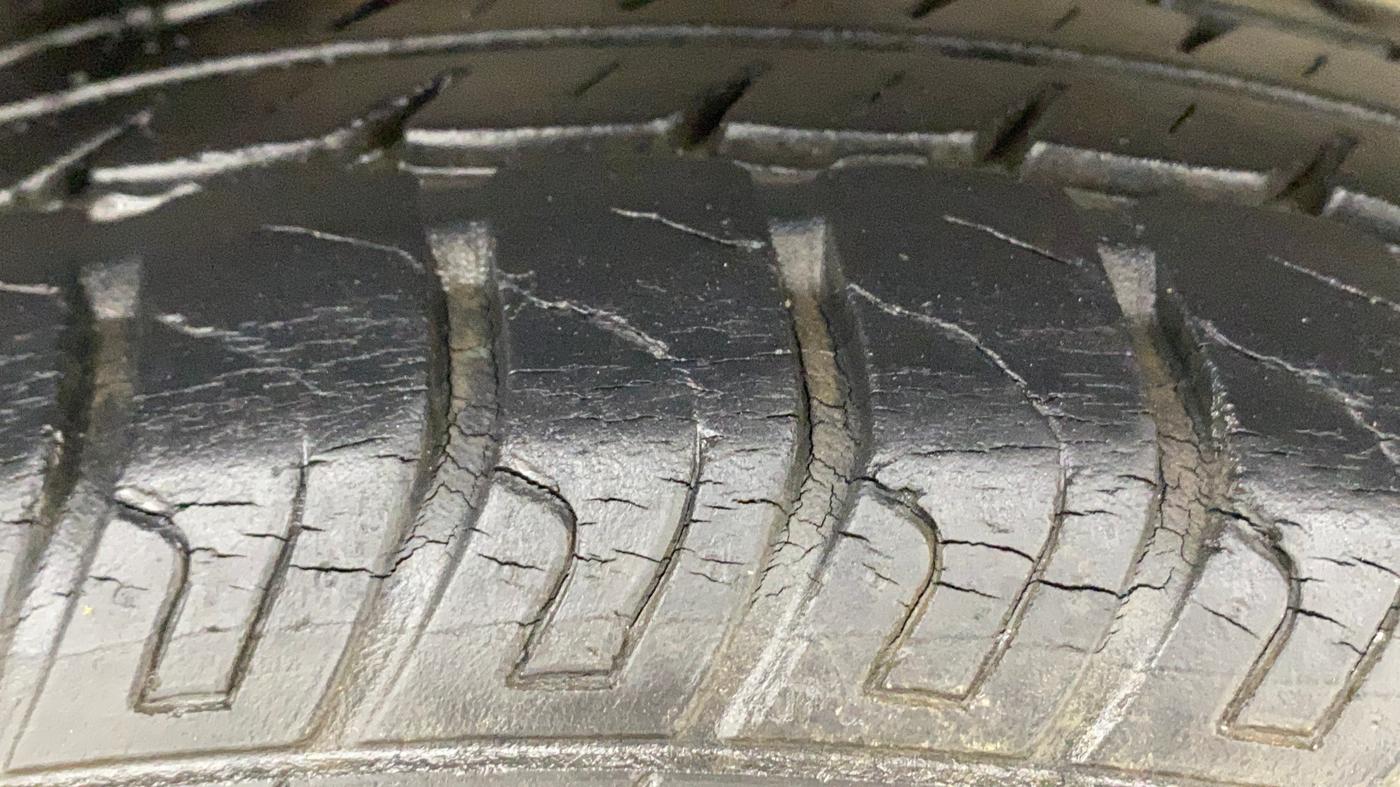 2018 Maruti Wagon R 1.0 VXI, Petrol, Manual, 14,219 km, Right Rear Tyre Tread