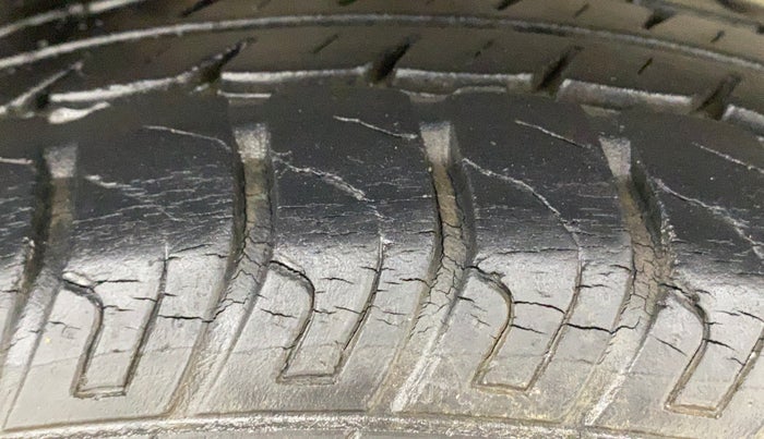 2018 Maruti Wagon R 1.0 VXI, Petrol, Manual, 14,219 km, Right Rear Tyre Tread