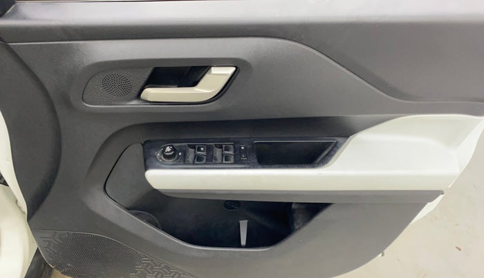 2023 Tata PUNCH CREATIVE AMT 1.2 RTN DUAL TONE, Petrol, Automatic, 20,197 km, Driver Side Door Panels Control