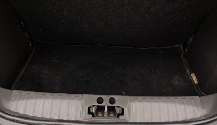 2017 Ford New Figo TITANIUM 1.2 PETROL MT, Petrol, Manual, 73,881 km, Boot Inside