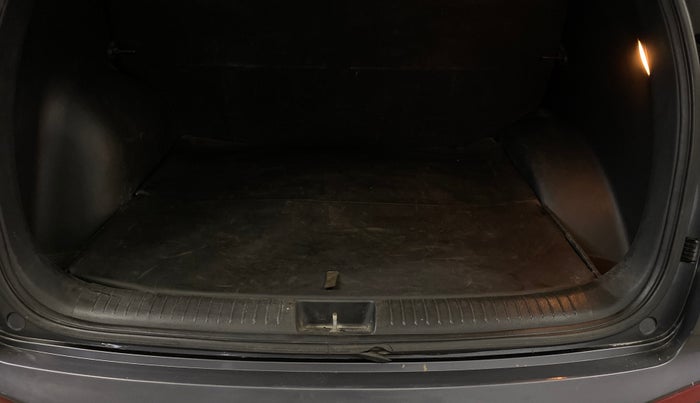 2017 Hyundai Creta E PLUS 1.6 PETROL, Petrol, Manual, 43,145 km, Boot Inside