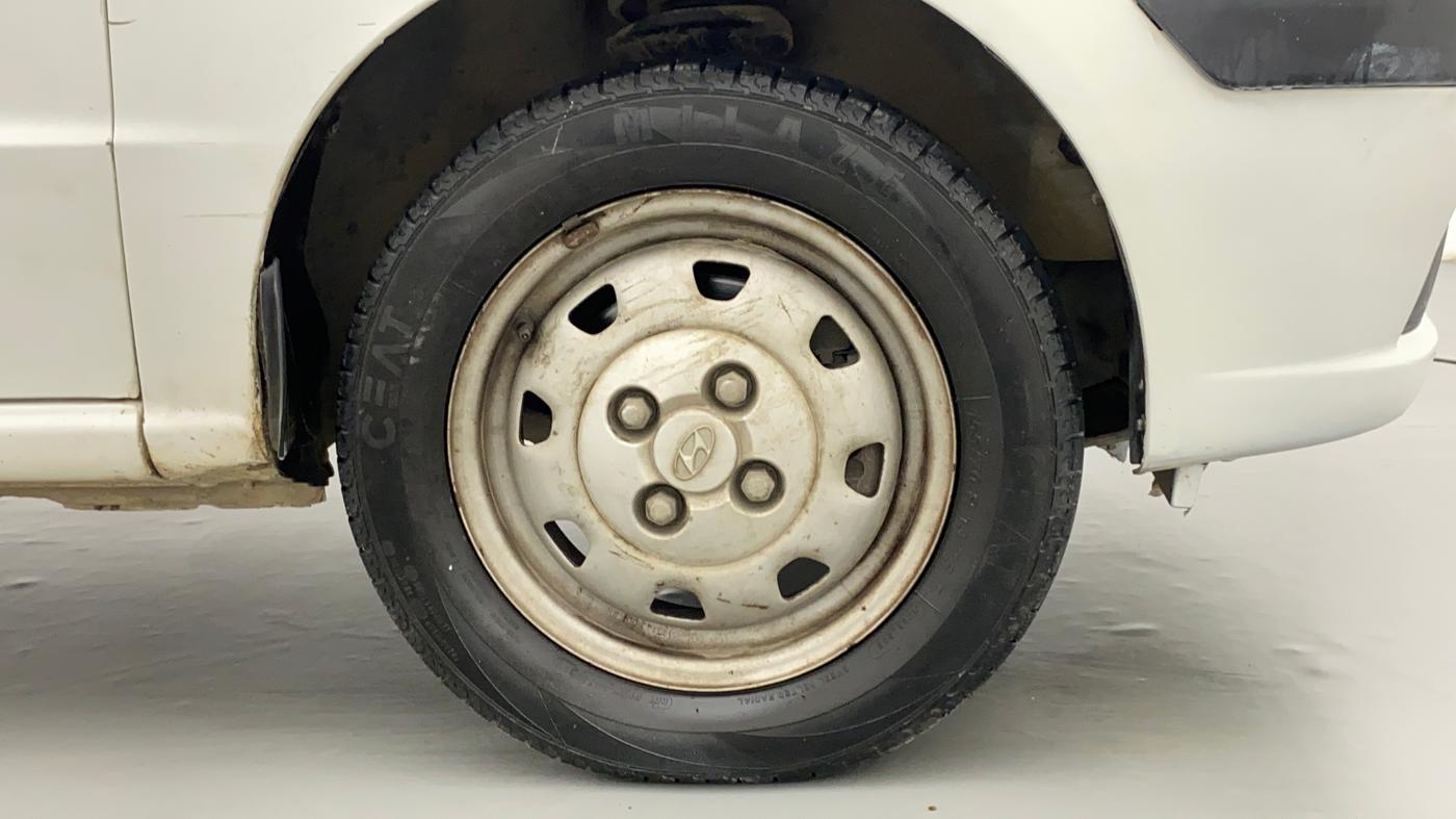 2011 Hyundai Santro Xing GL PLUS, Petrol, Manual, 33,021 km, Right Front Wheel