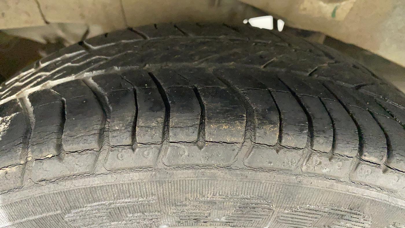 2011 Hyundai Santro Xing GL PLUS, Petrol, Manual, 33,021 km, Right Rear Tyre Tread