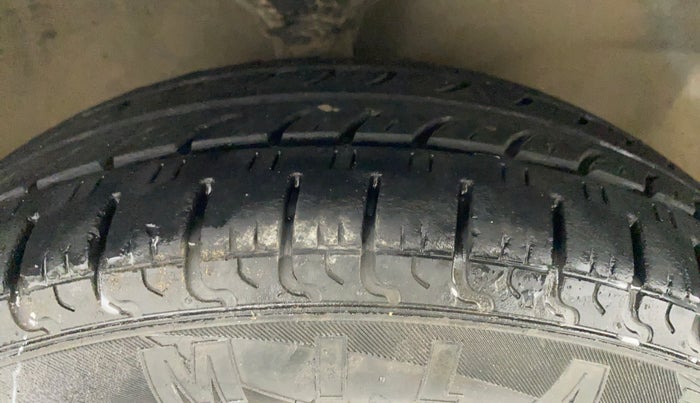 2011 Hyundai Santro Xing GL PLUS, Petrol, Manual, 33,021 km, Right Front Tyre Tread