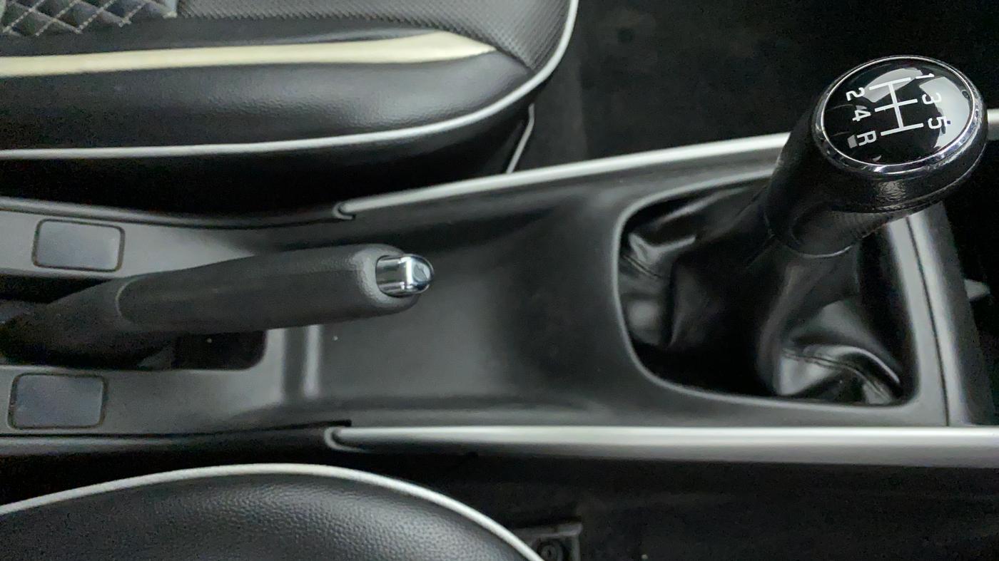 2017 Maruti Baleno DELTA 1.2 K12, Petrol, Manual, 35,814 km, Gear Lever