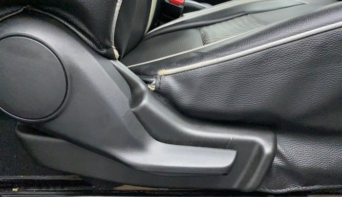 2017 Maruti Baleno DELTA 1.2 K12, Petrol, Manual, 35,814 km, Driver Side Adjustment Panel