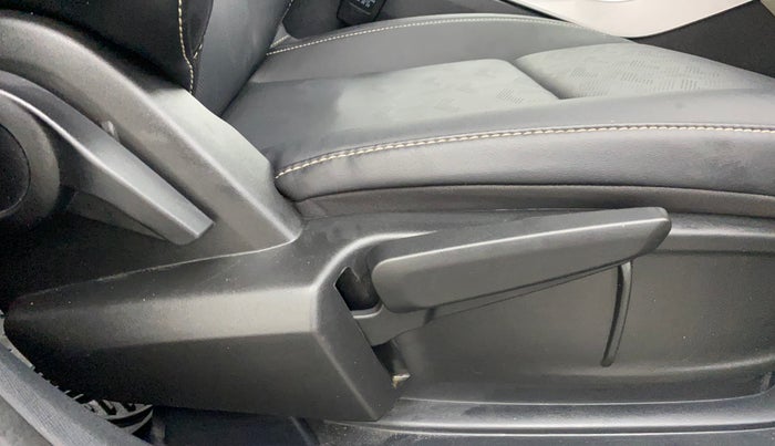 2022 Tata ALTROZ XZ PLUS PETROL, Petrol, Manual, 12,491 km, Driver Side Adjustment Panel