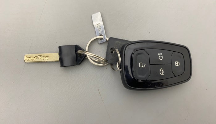 2022 Tata ALTROZ XZ PLUS PETROL, Petrol, Manual, 12,491 km, Key Close Up