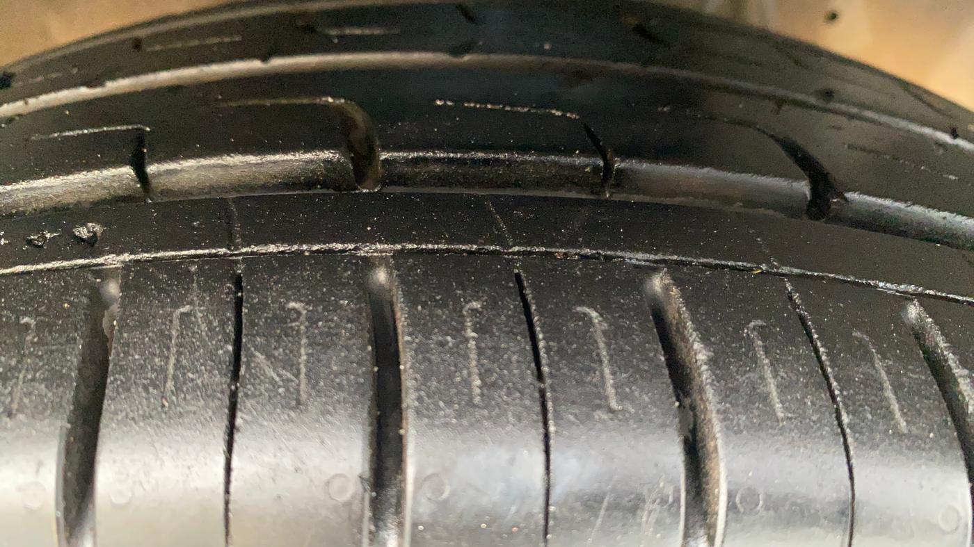 2014 Hyundai i20 MAGNA (O) 1.2, CNG, Manual, 1,16,327 km, Right Front Tyre Tread