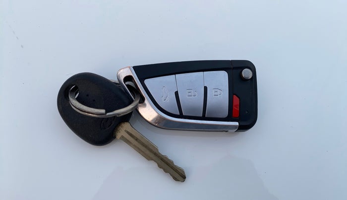 2014 Hyundai i20 MAGNA (O) 1.2, CNG, Manual, 1,16,327 km, Key Close Up