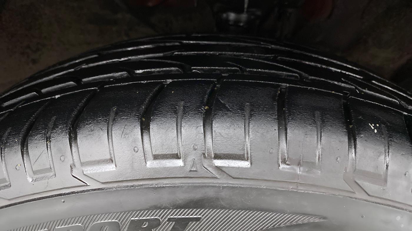 2017 Hyundai Creta SX PLUS AT 1.6 PETROL, Petrol, Automatic, 1,16,844 km, Right Front Tyre Tread