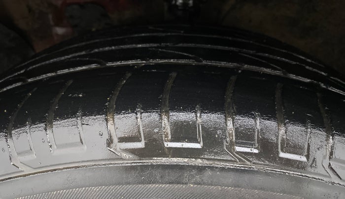 2017 Hyundai Creta SX PLUS AT 1.6 PETROL, Petrol, Automatic, 1,16,844 km, Left Front Tyre Tread