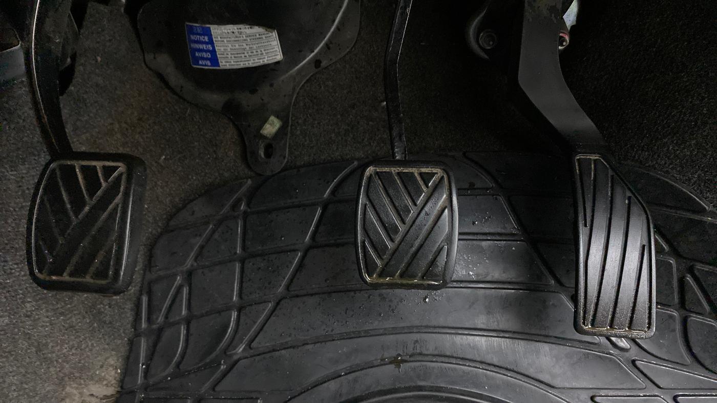 2014 Maruti Ritz ZXI, Petrol, Manual, 94,681 km, Pedals