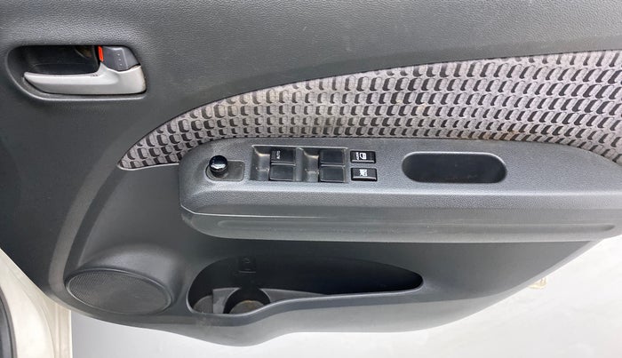 2014 Maruti Ritz ZXI, Petrol, Manual, 94,681 km, Driver Side Door Panels Control