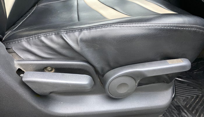 2014 Maruti Ritz ZXI, Petrol, Manual, 94,681 km, Driver Side Adjustment Panel