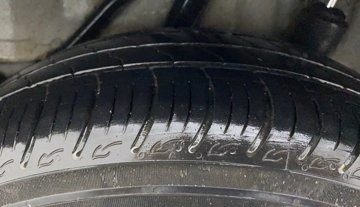 2015 Honda Amaze 1.2L I-VTEC S, CNG, Manual, 54,737 km, Left Rear Tyre Tread