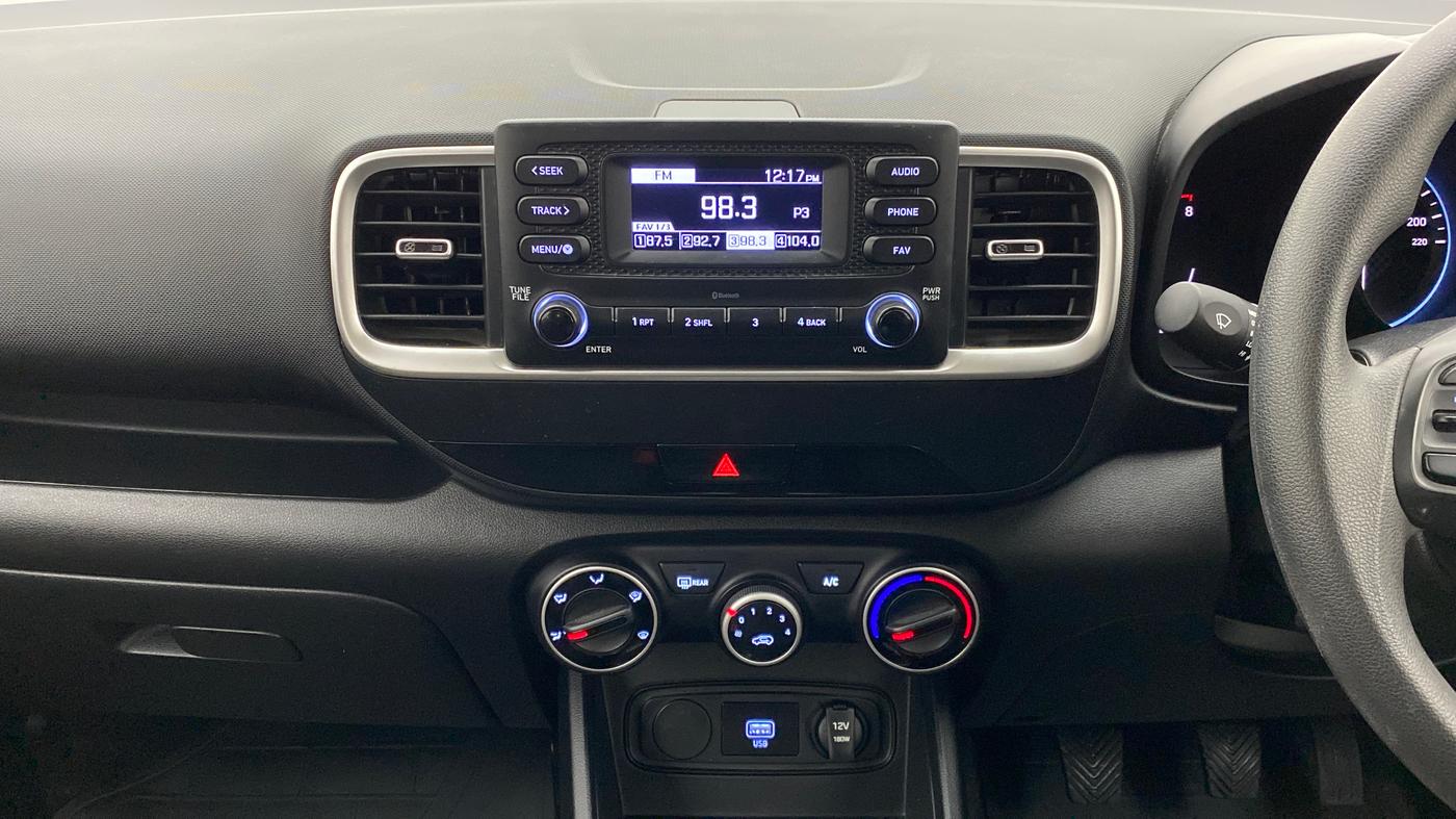 2020 Hyundai VENUE S MT 1.2 KAPPA, Petrol, Manual, 13,994 km, Air Conditioner