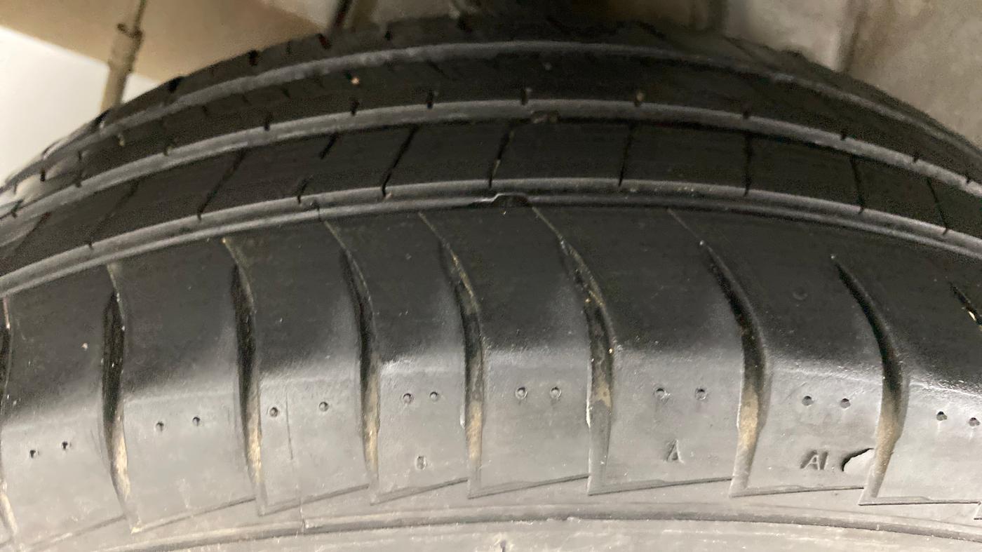 2020 Hyundai VENUE S MT 1.2 KAPPA, Petrol, Manual, 13,994 km, Left Rear Tyre Tread