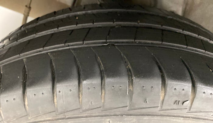 2020 Hyundai VENUE S MT 1.2 KAPPA, Petrol, Manual, 13,994 km, Left Rear Tyre Tread