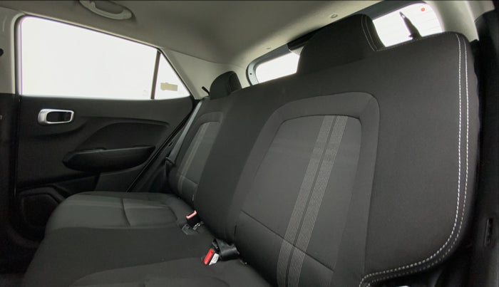 2020 Hyundai VENUE S MT 1.2 KAPPA, Petrol, Manual, 13,994 km, Right Side Rear Door Cabin