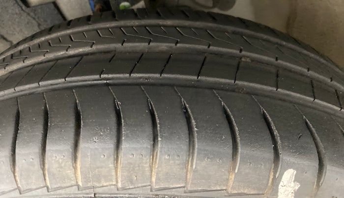 2020 Hyundai VENUE S MT 1.2 KAPPA, Petrol, Manual, 13,994 km, Left Front Tyre Tread