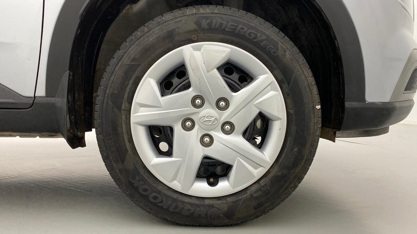2020 Hyundai VENUE S MT 1.2 KAPPA, Petrol, Manual, 13,994 km, Right Front Wheel