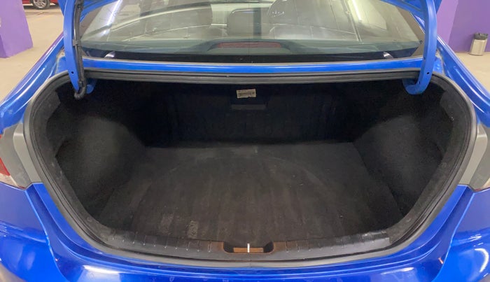 2019 Hyundai New Elantra 1.6 SX (O) AT DIESEL, Diesel, Automatic, 63,389 km, Boot Inside