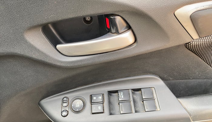 2017 Honda WR-V 1.5L I-DTEC VX MT, Diesel, Manual, 98,407 km, Driver Side Door Panels Control