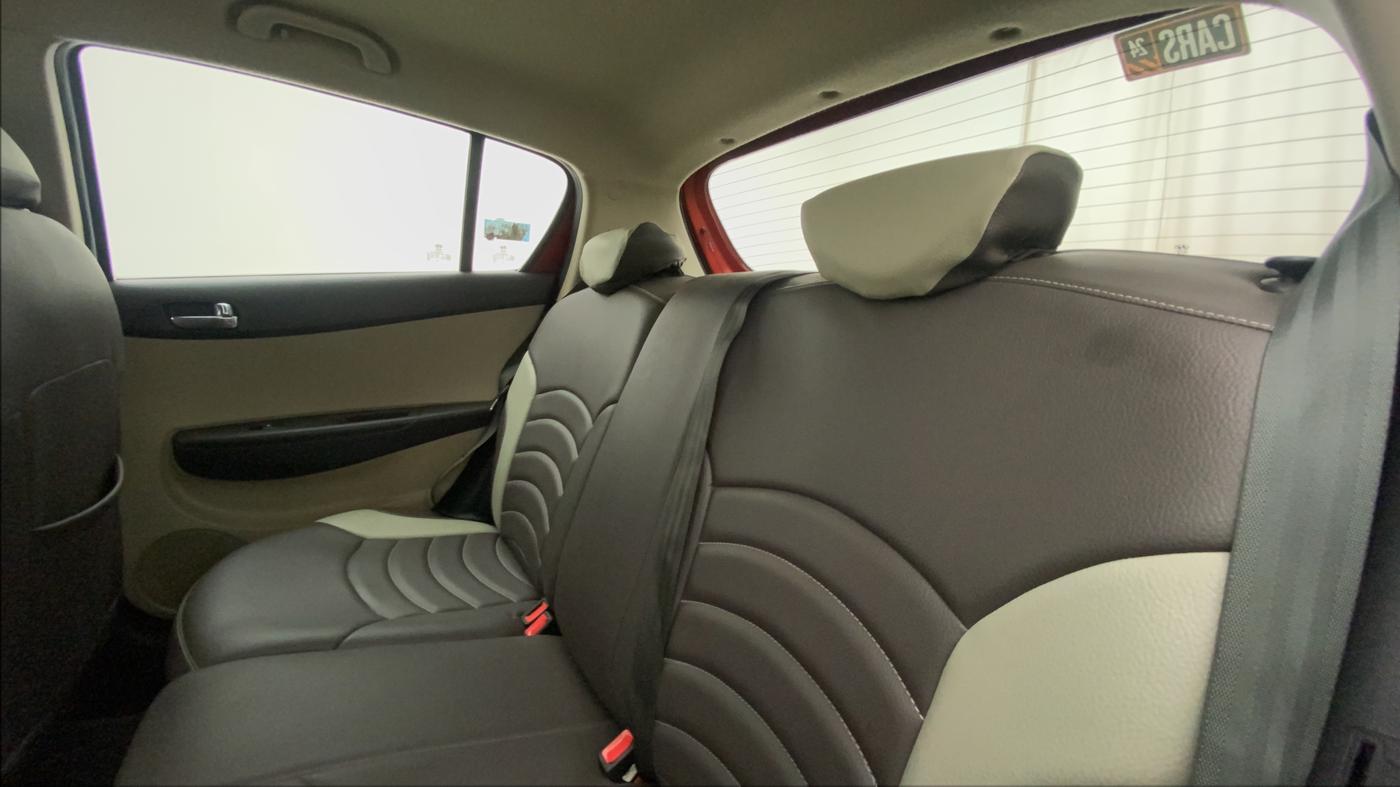 2014 Hyundai i20 SPORTZ 1.2, Petrol, Manual, 51,066 km, Right Side Rear Door Cabin