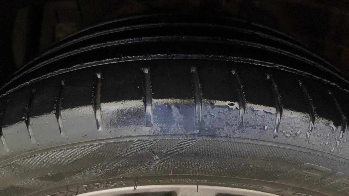 2018 Maruti Ciaz ALPHA  AT 1.4  PETROL, Petrol, Automatic, 61,561 km, Left Front Tyre Tread