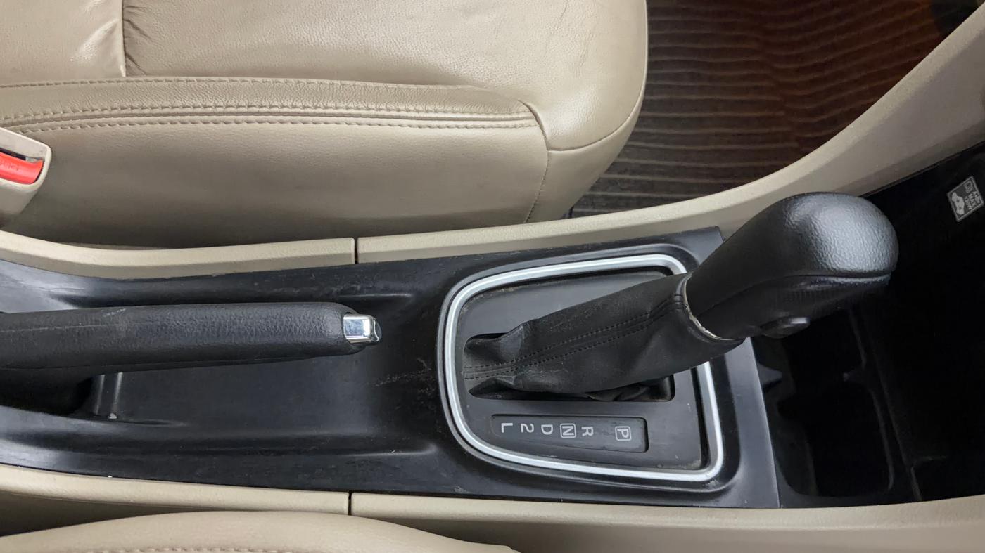 2018 Maruti Ciaz ALPHA  AT 1.4  PETROL, Petrol, Automatic, 61,561 km, Gear Lever