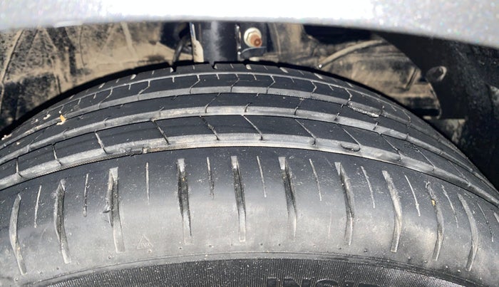 2023 Maruti Baleno ZETA PETROL 1.2, Petrol, Manual, 52,991 km, Right Front Tyre Tread