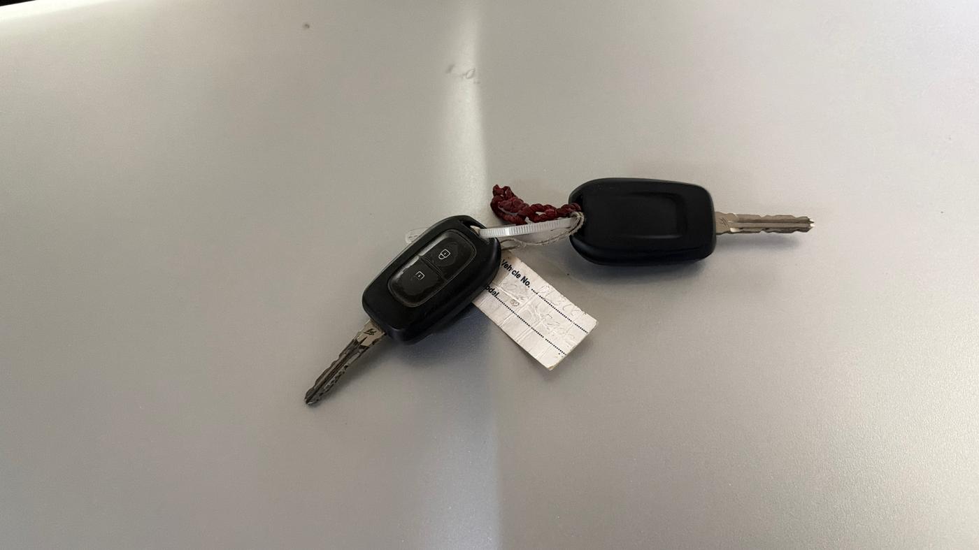 2020 Renault TRIBER RXL MT, Petrol, Manual, 77,859 km, Key Close Up