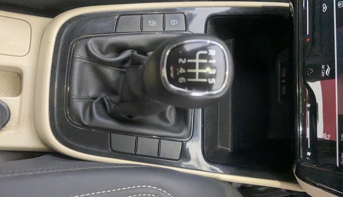 2023 Skoda SLAVIA AMBITION 1.0L TSI MT, Petrol, Manual, 21,654 km, Gear Lever