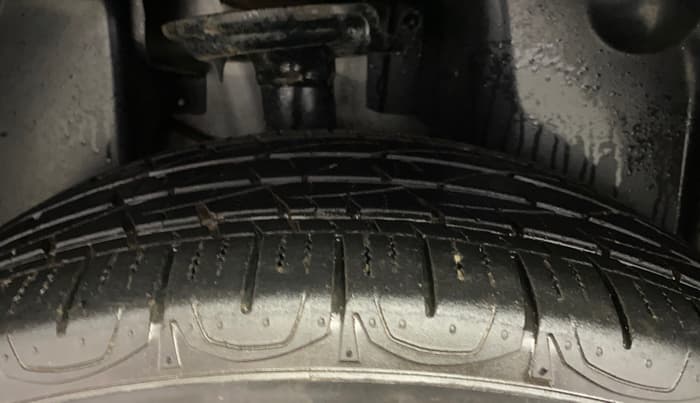 2017 Jeep Compass LIMITED 1.4 PETROL AT, Petrol, Automatic, 60,402 km, Right Rear Tyre Tread
