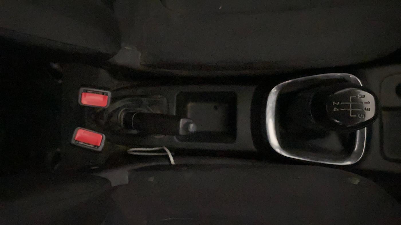 2017 Renault Kwid RXT 0.8, Petrol, Manual, 36,585 km, Gear Lever