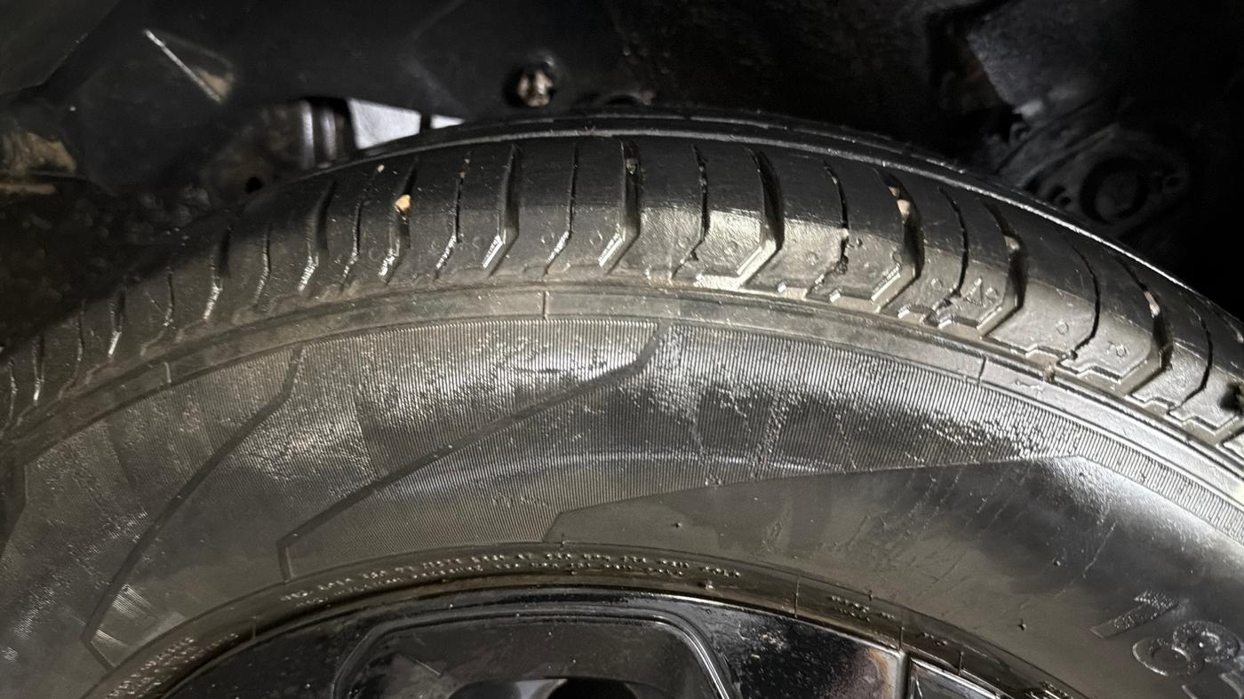2023 Tata PUNCH PURE MT, Petrol, Manual, 34,157 km, Left Rear Tyre Tread