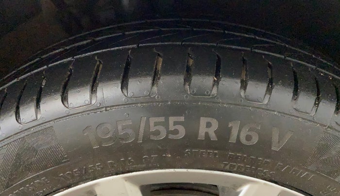 2021 Volkswagen Polo HIGHLINE PLUS 1.0, Petrol, Manual, 79,136 km, Right Front Tyre Tread