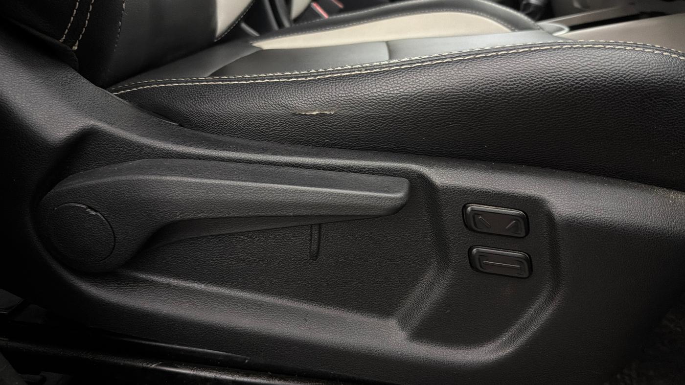 2023 Hyundai VENUE SX (O) 1.0 TURBO DCT, Petrol, Automatic, 64,119 km, Driver Side Adjustment Panel