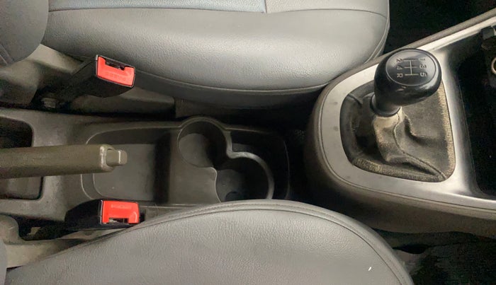 2016 Hyundai i10 SPORTZ 1.1, Petrol, Manual, 73,753 km, Gear Lever