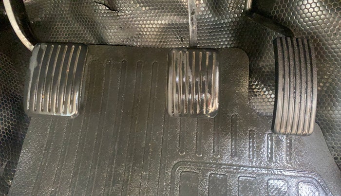 2016 Hyundai i10 SPORTZ 1.1, Petrol, Manual, 73,753 km, Pedals