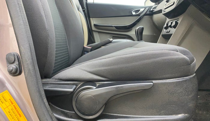 2017 Tata Tiago XZ PETROL, Petrol, Manual, 93,785 km, Driver Side Adjustment Panel