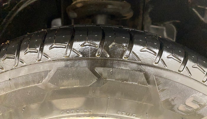 2017 Tata Tiago XZ PETROL, Petrol, Manual, 93,785 km, Right Front Tyre Tread