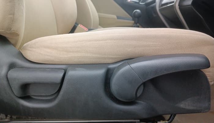 2019 Honda City 1.5L I-VTEC V MT, Petrol, Manual, 1,48,849 km, Driver Side Adjustment Panel