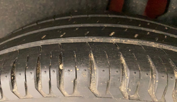 2020 Maruti Dzire VXI, Petrol, Manual, 30,466 km, Left Rear Tyre Tread