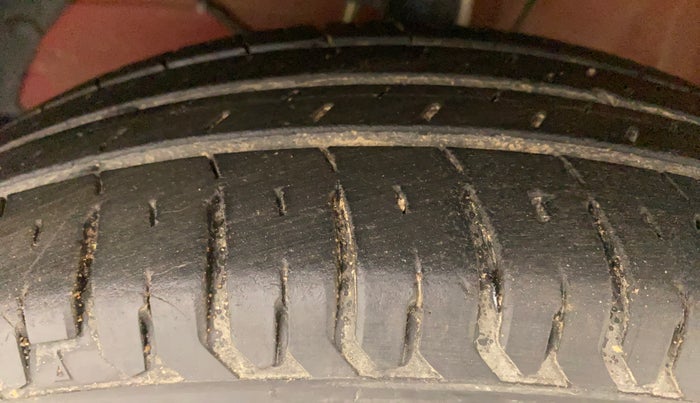 2020 Maruti Dzire VXI, Petrol, Manual, 30,466 km, Left Front Tyre Tread