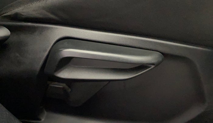 2020 Tata NEXON XZA PLUS (O) PETROL DUAL TONE, Petrol, Automatic, 82,057 km, Driver Side Adjustment Panel