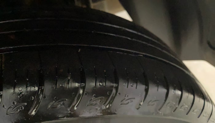 2020 Tata NEXON XZA PLUS (O) PETROL DUAL TONE, Petrol, Automatic, 82,057 km, Left Rear Tyre Tread